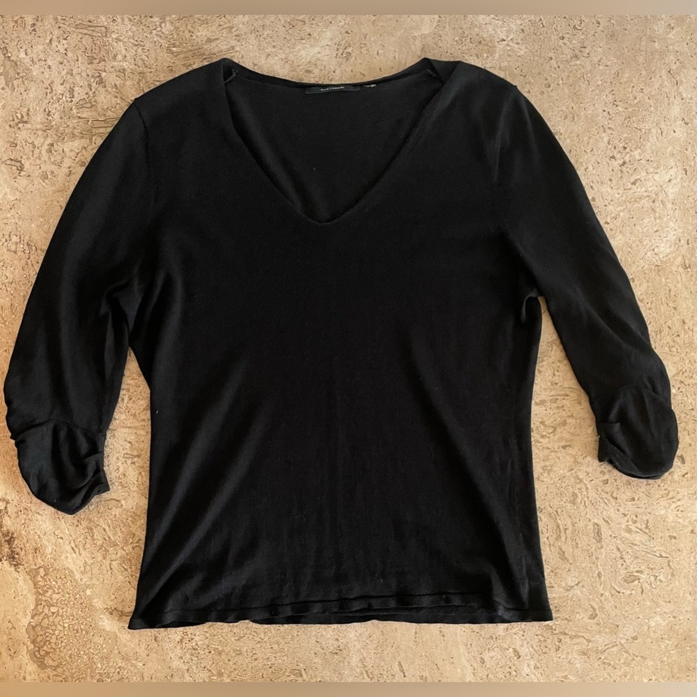 ELIE TAHARI Silk Cashmere Lightweight Sweater
